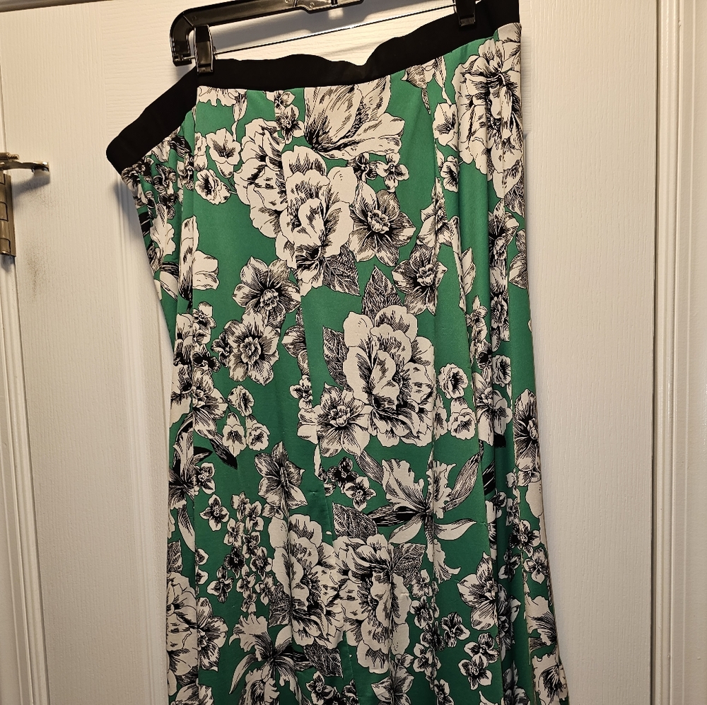 Handkerchief Green and Black Fowered Skirt